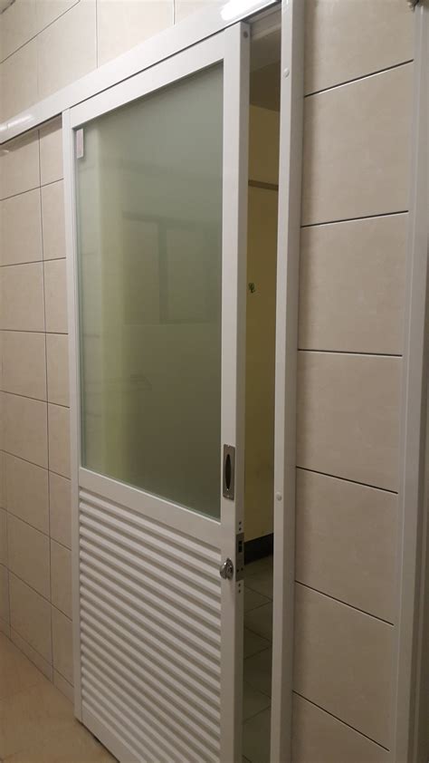 廁所拉門設計 冷氣裝斜的